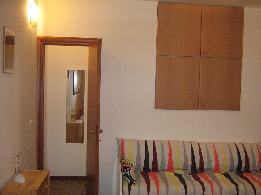 Flat In Milan 3 Lägenhet Rum bild